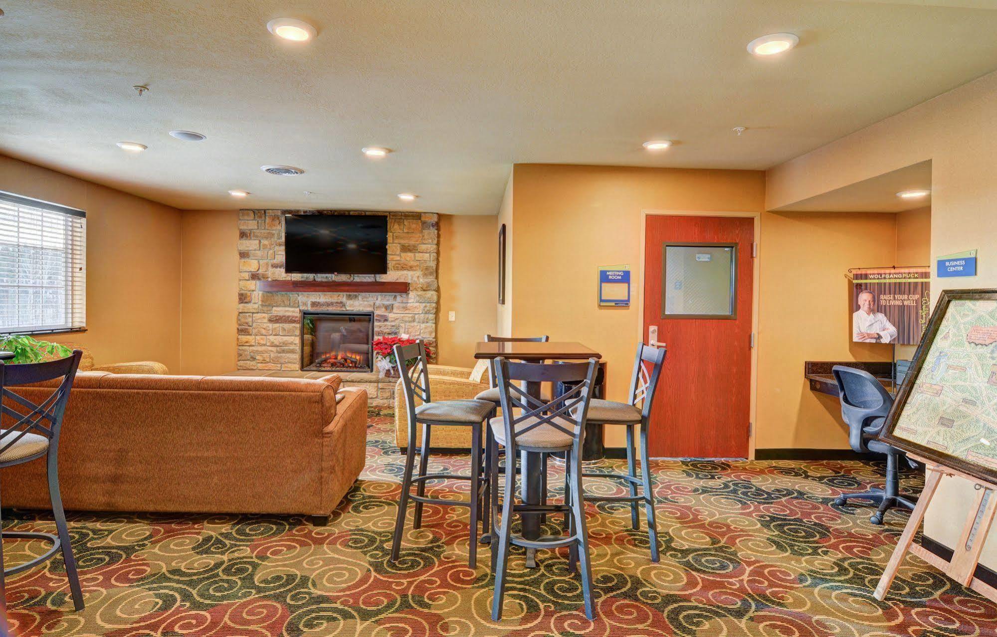 Cobblestone Hotel & Suites - Punxsutawney מראה חיצוני תמונה