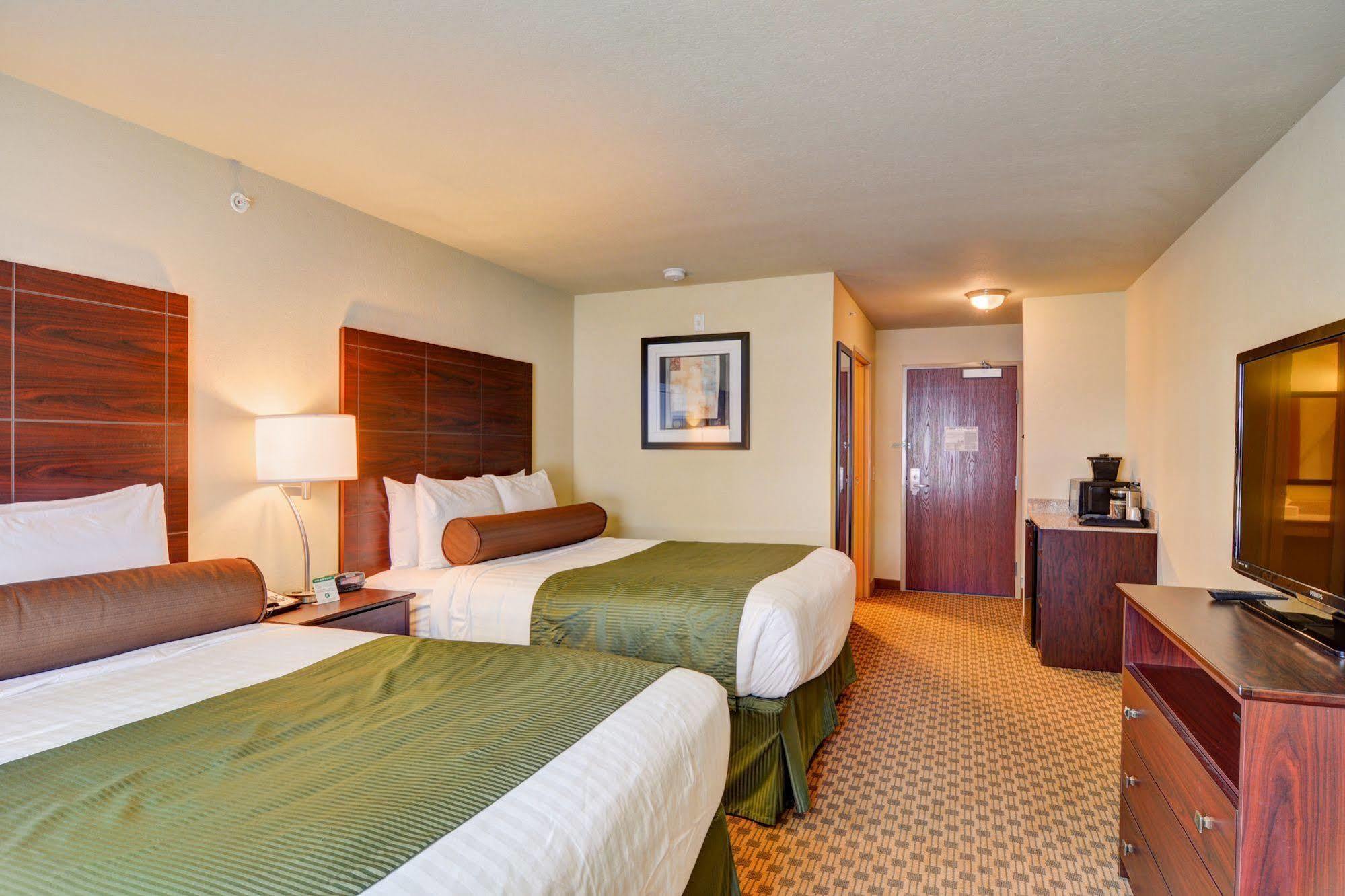 Cobblestone Hotel & Suites - Punxsutawney מראה חיצוני תמונה