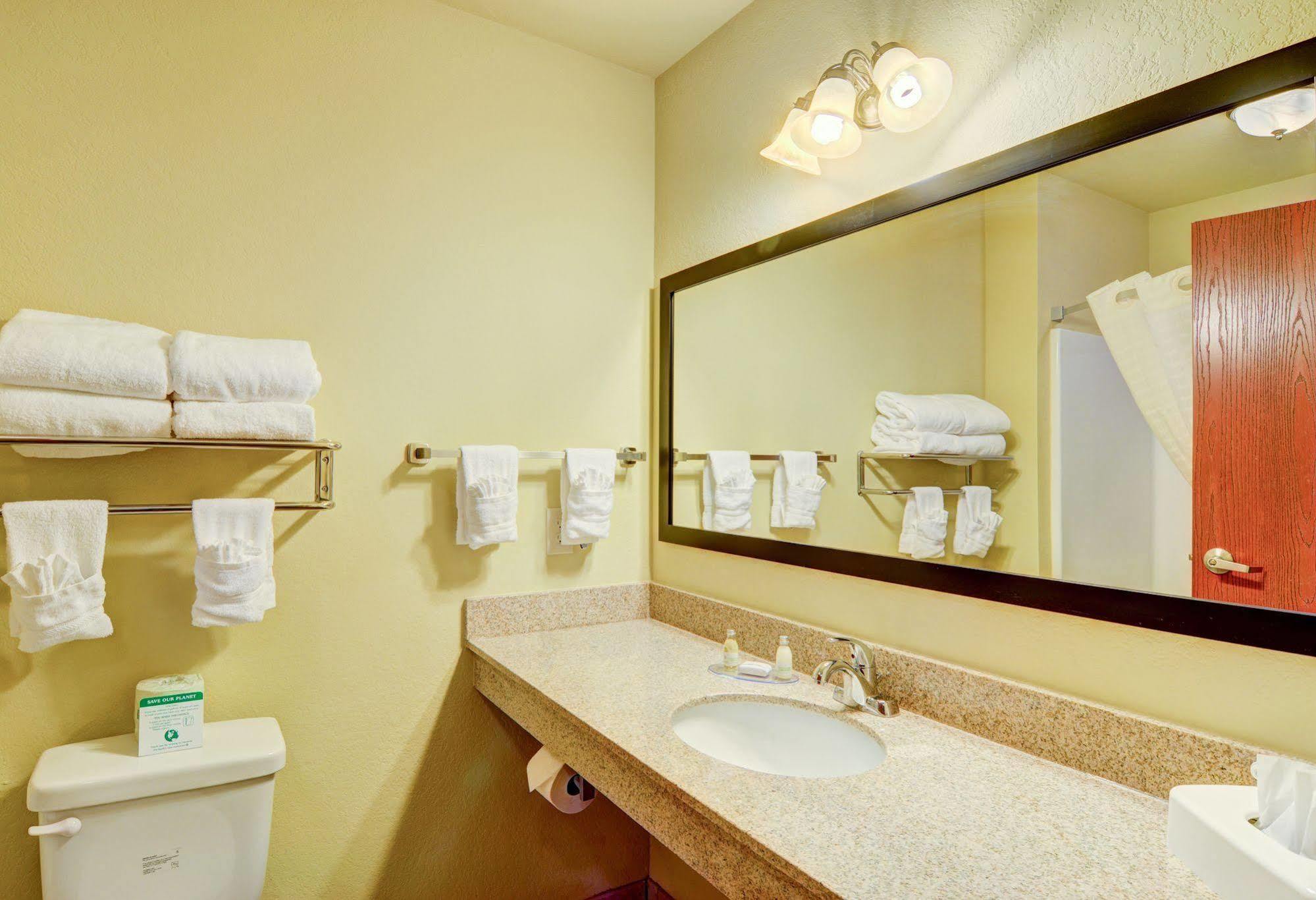 Cobblestone Hotel & Suites - Punxsutawney מראה חיצוני תמונה