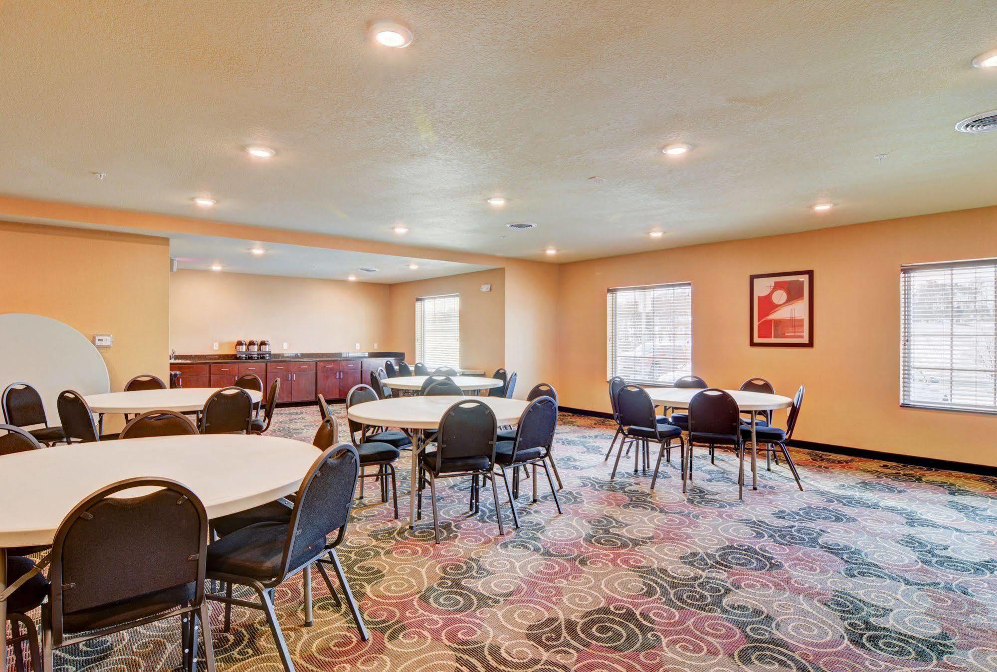 Cobblestone Hotel & Suites - Punxsutawney מראה חיצוני תמונה